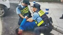 当街持刀捅人！广西柳州女子被捅伤 嫌疑人当场被擒