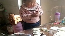 把女儿送乡下第二天，奶奶就发来这段视频，不愁嫁不出去了
