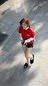 夏天来了，据说比起裙子男生更喜欢看女孩子穿热裤？#街拍#穿搭