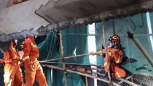 厦门一在建别墅外墙发生坍塌3人被埋 被救出后不治身亡