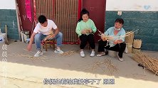 晨晨妈妈操心未来女婿，家里就剩小涛一人收麦，催女儿赶紧去帮忙