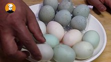 4个松花蛋，10个咸鸭蛋，教你创意做法，吃一次就忘不了！