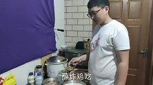 烙饼卷鸡排，辣油生菜，最后浇蒜汁，味道绝了