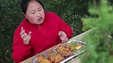 胖妹吃自制烤翅，肉香味十足，一口接一口停不下来