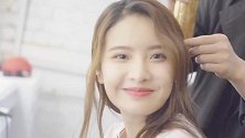 天真可爱的妹子赖雨濛，拍摄个人写真，时尚穿搭美过头