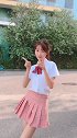 这个姑娘一身学生装，跳起舞来太好看，笑起来真美！