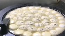 见过蒸包子和煎包子，第一次见煮包子，做出来的能好吃吗