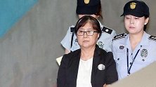 崔顺实出席亲信干政案重审 否认幕后掌权：叫朴槿惠出庭作证!