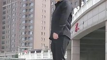 十年前董事长破产后，妻子离婚朋友离去，十年后这些人悔不当初