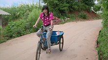 那些丢掉“偶像包袱”的明星：当众花式骑三轮车，网友：太接地气