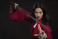 刘亦菲主演的花木兰女扮男装从军的故事是真是假？