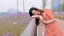 夏天的风轻轻的吹过