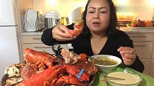 泰国大婶吃龙虾、花蟹和濑尿虾，吃得好开心