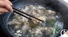 老妈蹄花：汤白肉香，清淡好吃，非常适合夏天，连吃3碗也不腻