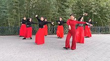 紫竹广场舞《我的九寨》舒展大气民族舞，崔老师领舞