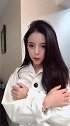这才是18岁的花季少女，小姐姐长长的黑发好吸睛！