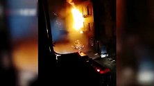 现场视频！浙江宁海县一民房发生火灾，火势较大，事故致7人死亡