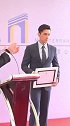 胡歌获颁十大杰出青年，首位阿玛尼华人全球代言人