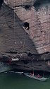在江西龙虎山在湖中竟然建造一座房子在湖里