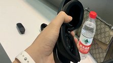 华为VR眼镜现场体验，便于携带的随身VR设备，矿泉水瓶大一点