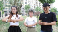 小伙和陌生人义结金兰，竟只是为了安全？这什么套路！