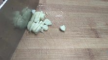 五花肉不要红烧了，教你一新做法，肥而不腻，一大盘不够吃