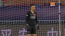 穆里奇强突禁区被放倒 亲自操刀罚进点球收获重返中超首球