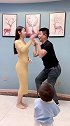 我儿子有点强势入镜了搞笑 小孙嫂万万