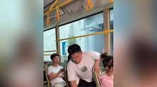 爆笑时刻：如果可以这样让座，还怕有人不让座？