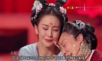 佟丽娅亮相《国家宝藏》,白裙动人却“错位”成仕女,迷之造型!