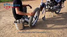 把摩托车轮换成巴掌大的轮胎开起来啥体验？老外亲测，是真翻车了