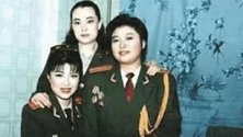 韩红自称当年是大学校花，本以为是开玩笑，晒出照片让人惊讶