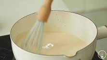1瓶牛奶，2个鸡蛋，教你做出滑嫩爽口的焦糖布丁，简单又好吃