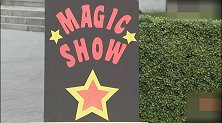 警察不相信魔术师，结果亮了，路人瞬间傻眼了！