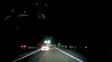 江西抚州：警车前强行变道她却“甩锅”：不要离我那么近！
