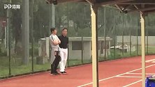 足协副主席高洪波督训国奥 全程站立观看