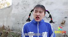 妈妈从姥姥家带了“脏脏包”，两个人吃的满嘴都是，真可爱