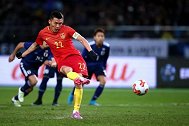 历史交锋-17年东亚杯中国1-2日本 于大宝点射难救主