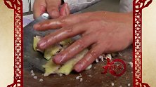 云南大飨宴：著名的哈尼蘸水鸡是怎样的一道菜呢？