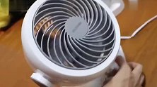 把10台电扇围着吹，放上纸飞机就会一直飞吗看小伙趣味实验