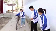 下乡记2：王小九发现二八大杠自行车，没想一骑停不下来了！真逗