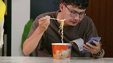 不要随意在二狗子面前吃香喝辣 狗不是狗 宠物成精啦