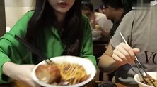 美食博主虞书欣Volg，给大家推荐上海的美食，又吃了一天