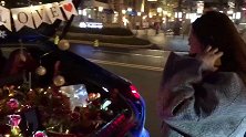 有钱人的爱情就是如此朴实无华，你把这些东西放五菱上面试试！