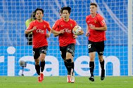 又酸了！韩国球星李康仁1V4单骑闯关 轰世界波攻破皇马球门