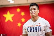 迷弟集体上线！看油管网友花式狂吹中国“军神”吕小军