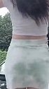 美美的小姐姐在车旁边跳舞，你们喜欢吗