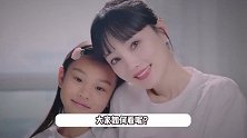 李小璐带女儿三里屯逛街，12岁甜馨双腿又长又直，路人镜头下肤色引热议