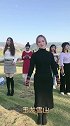 姑娘唱了一首《彩云之南》，动感肉麻，好听