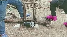 大学毕业回来的农村大学生，发明出来的电锯，看看效果怎么样？